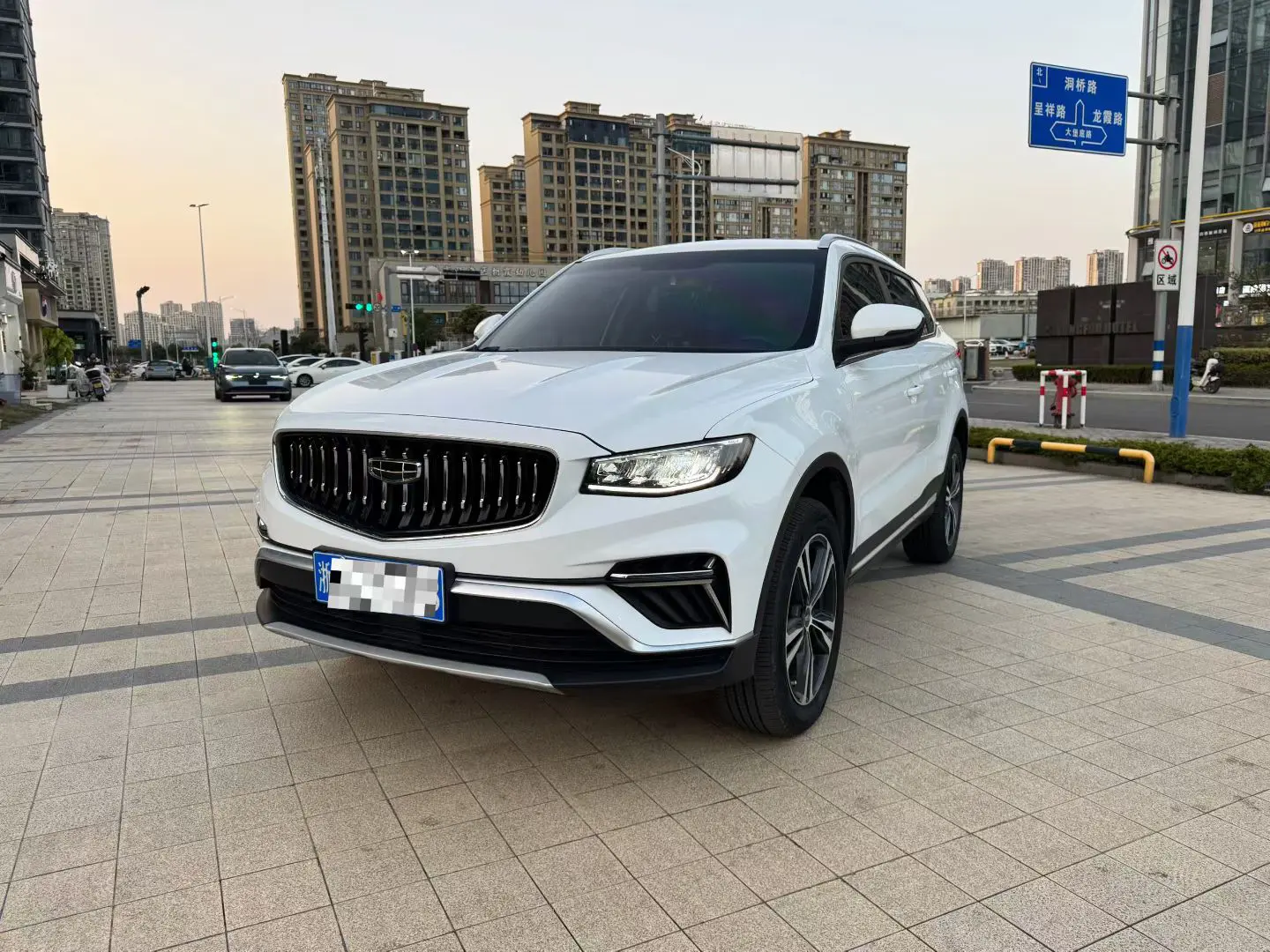 Geely Atlas