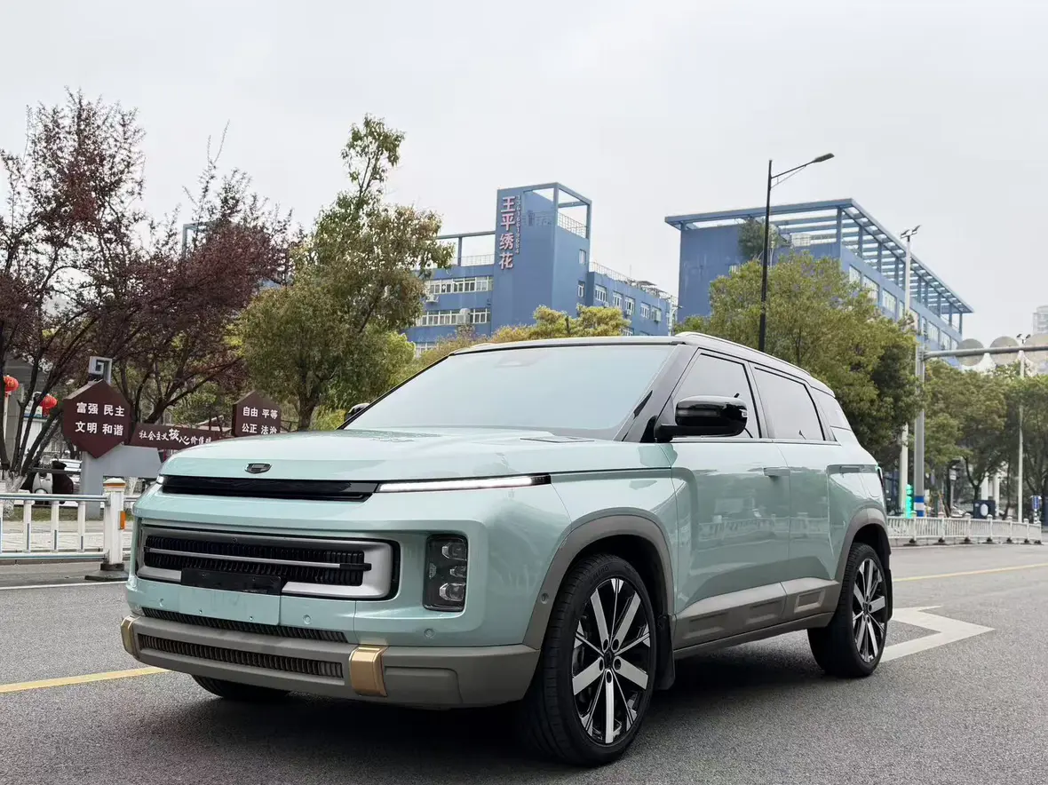 Geely ICON
