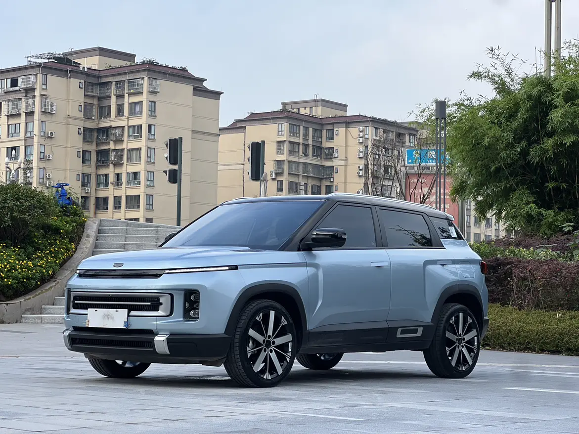 Geely ICON