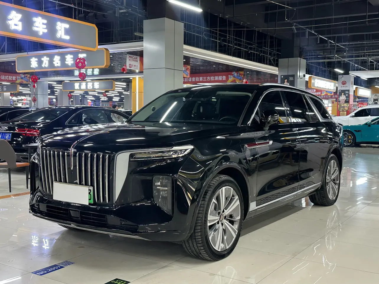Hongqi E-HS9