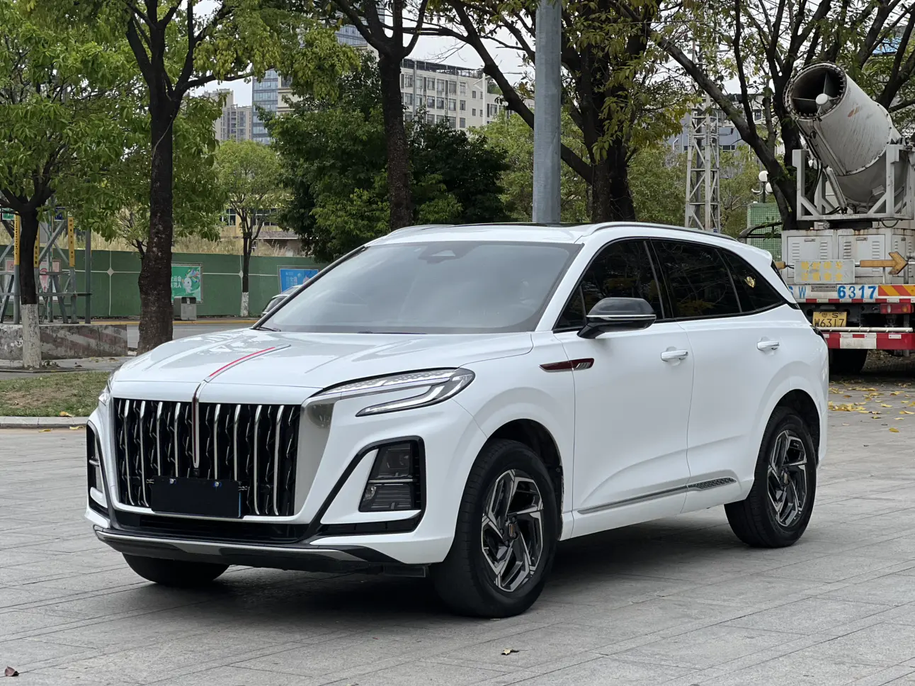 Hongqi HS3