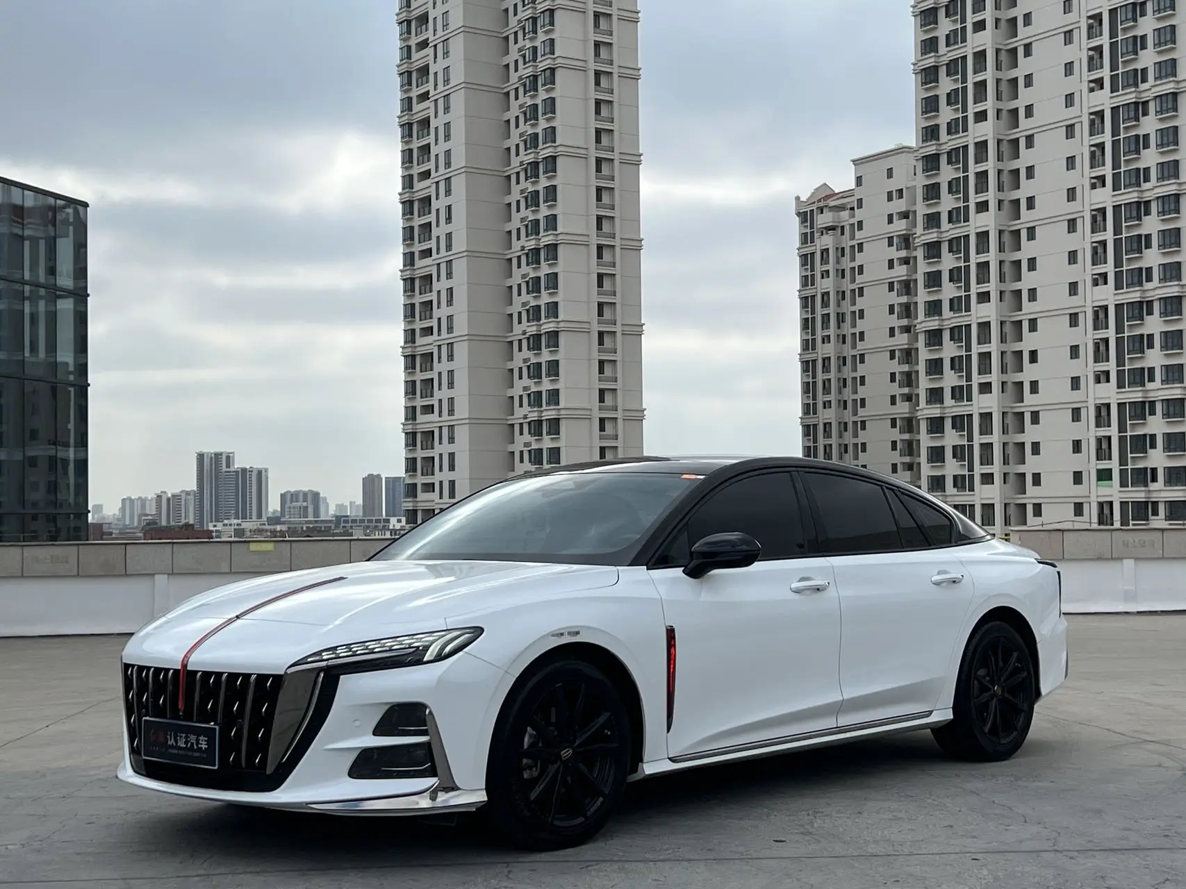 Hongqi H6