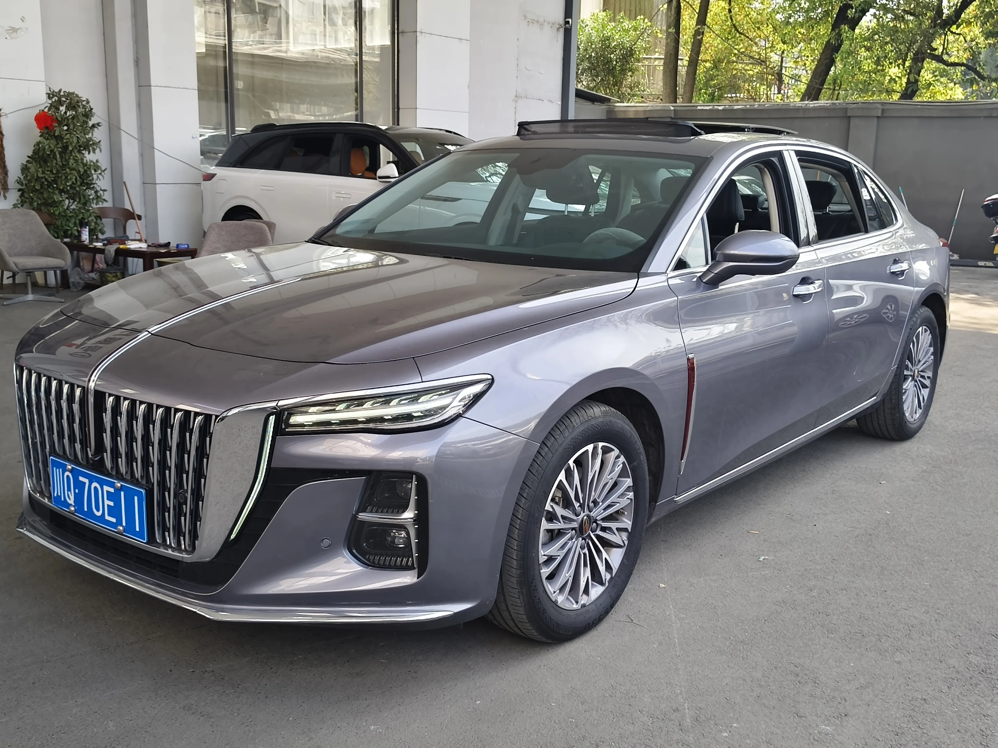 Hongqi H5