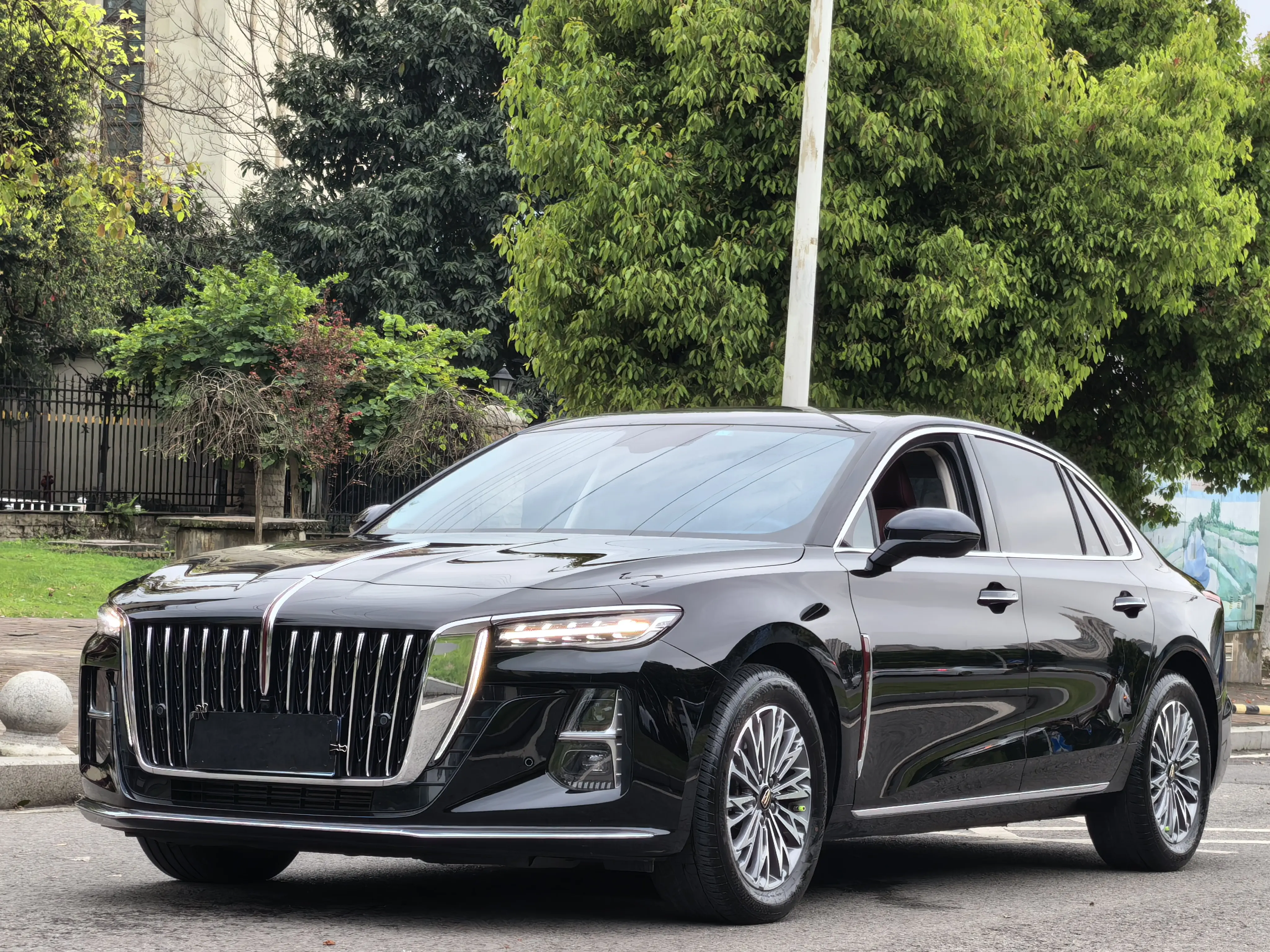 Hongqi H5