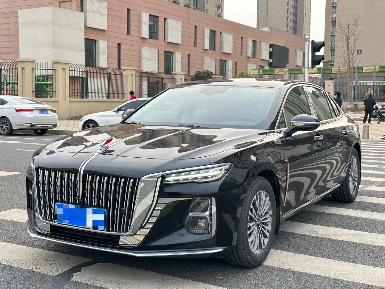 Hongqi H5