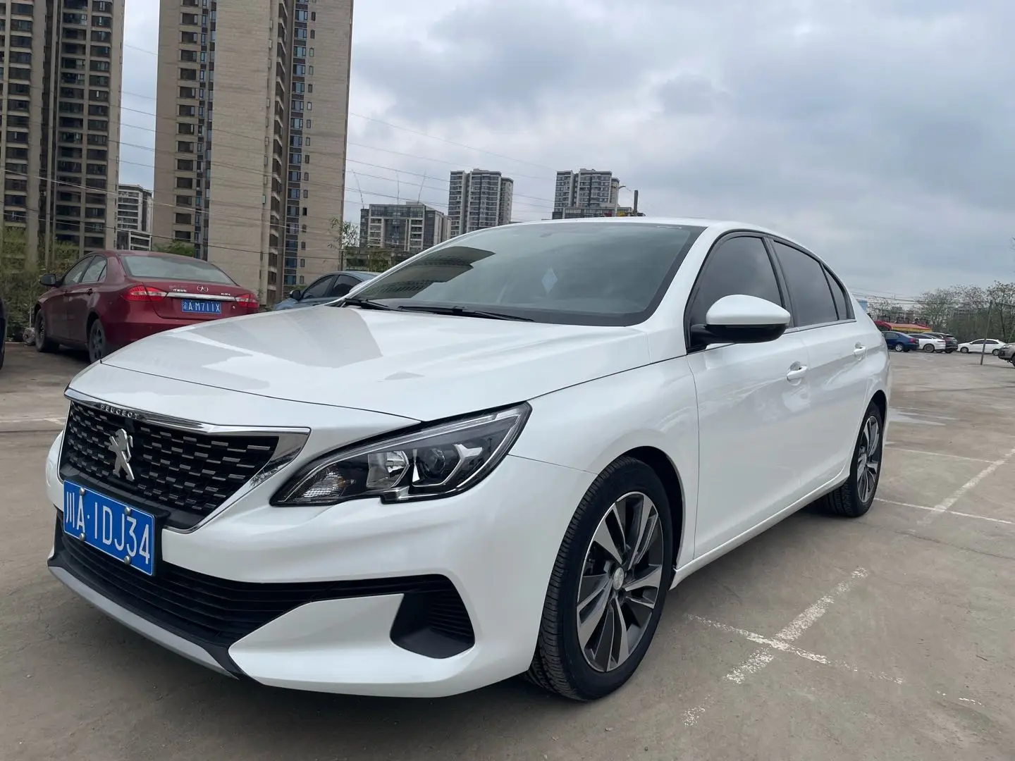 Peugeot 408