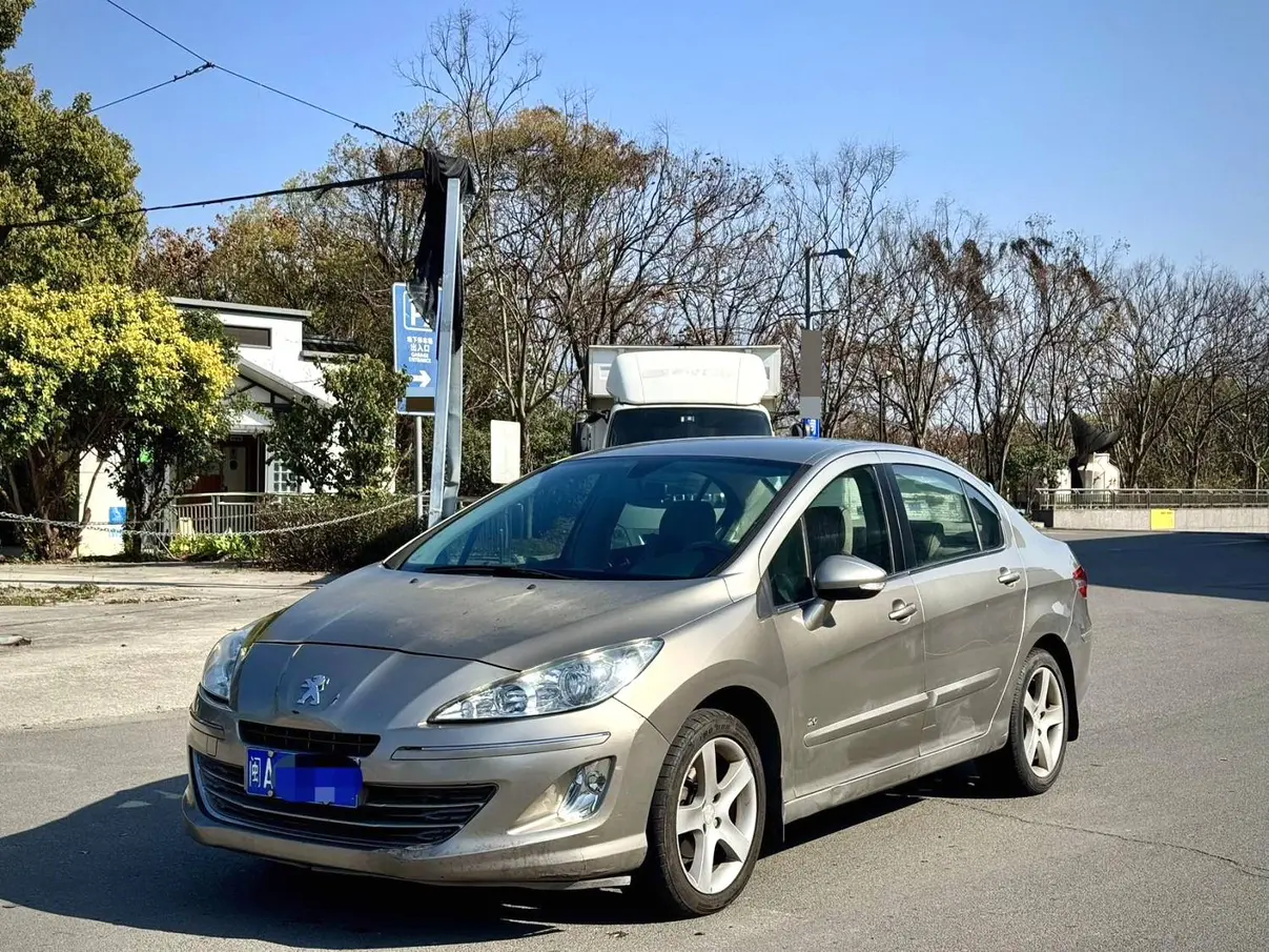Peugeot 408