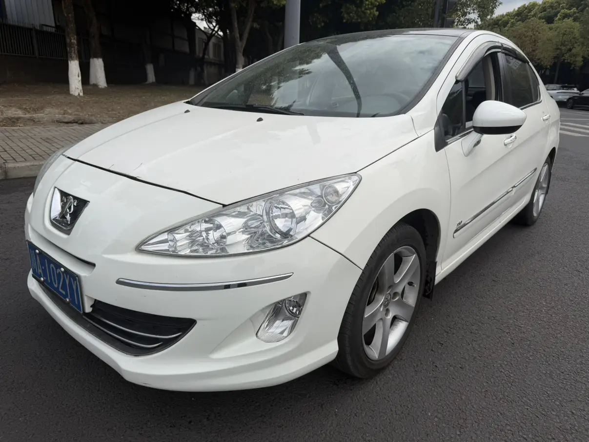 Peugeot 408