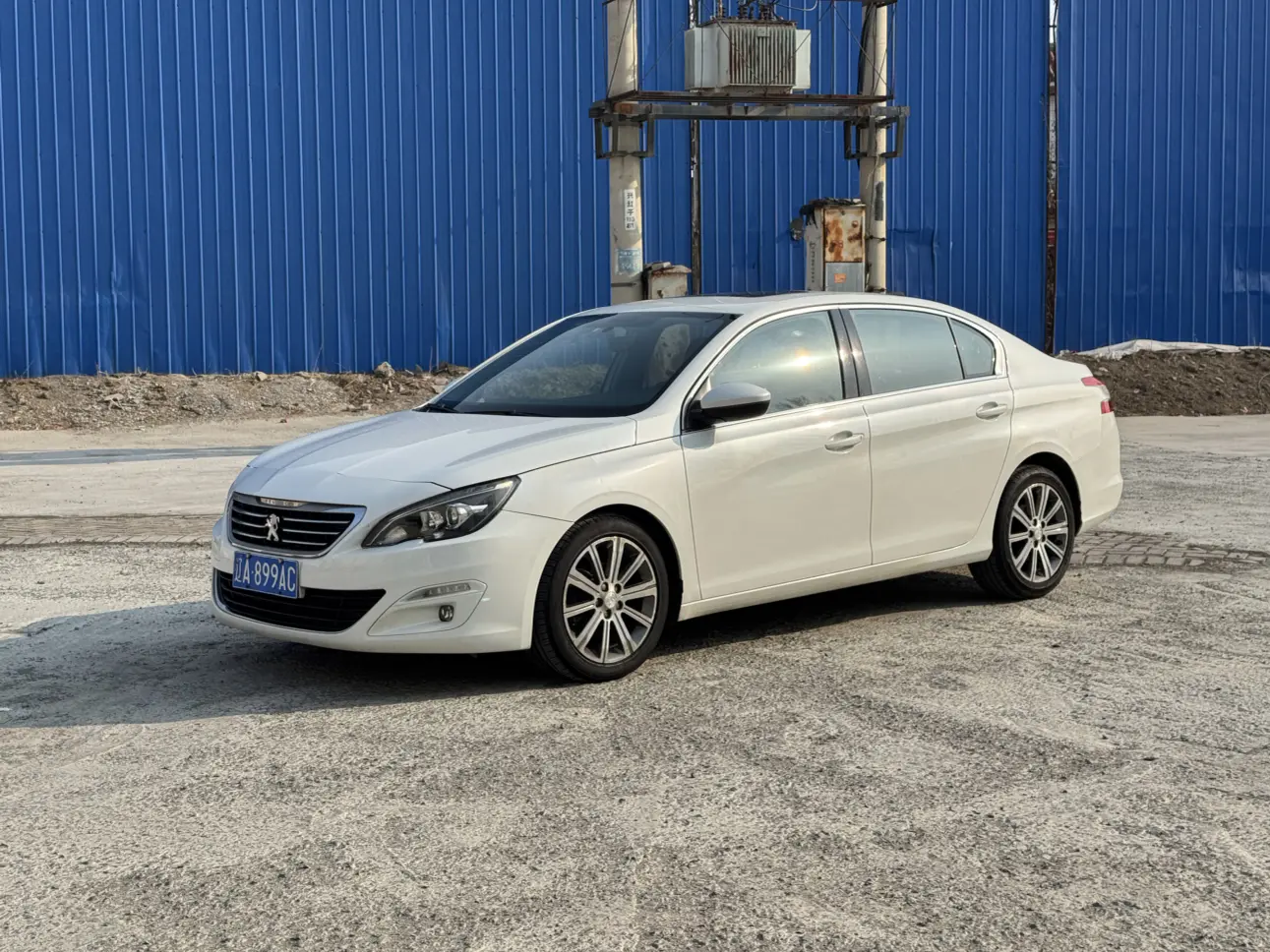 Peugeot 408