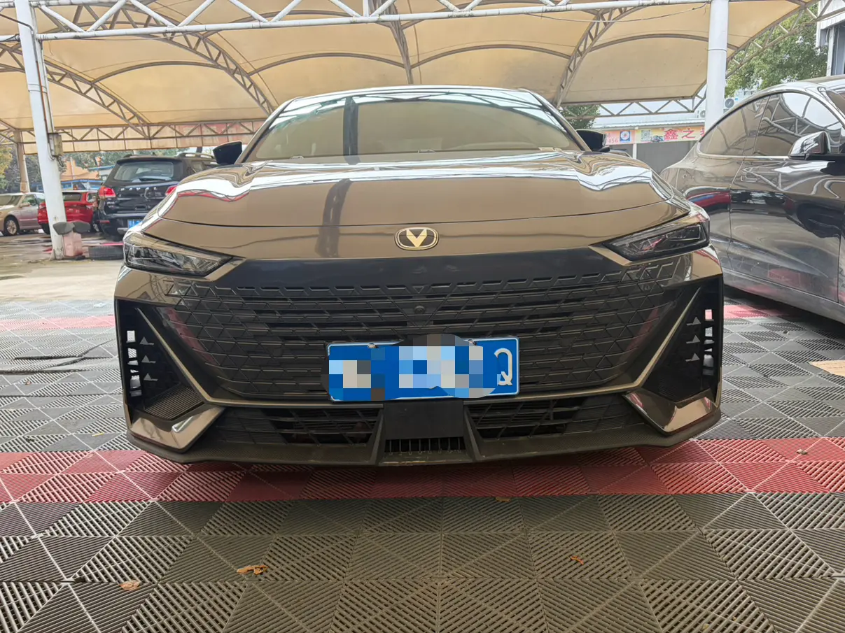 Changan UNI-V  из Китая