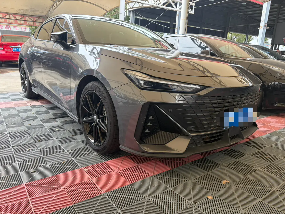 Changan UNI-V  из Китая