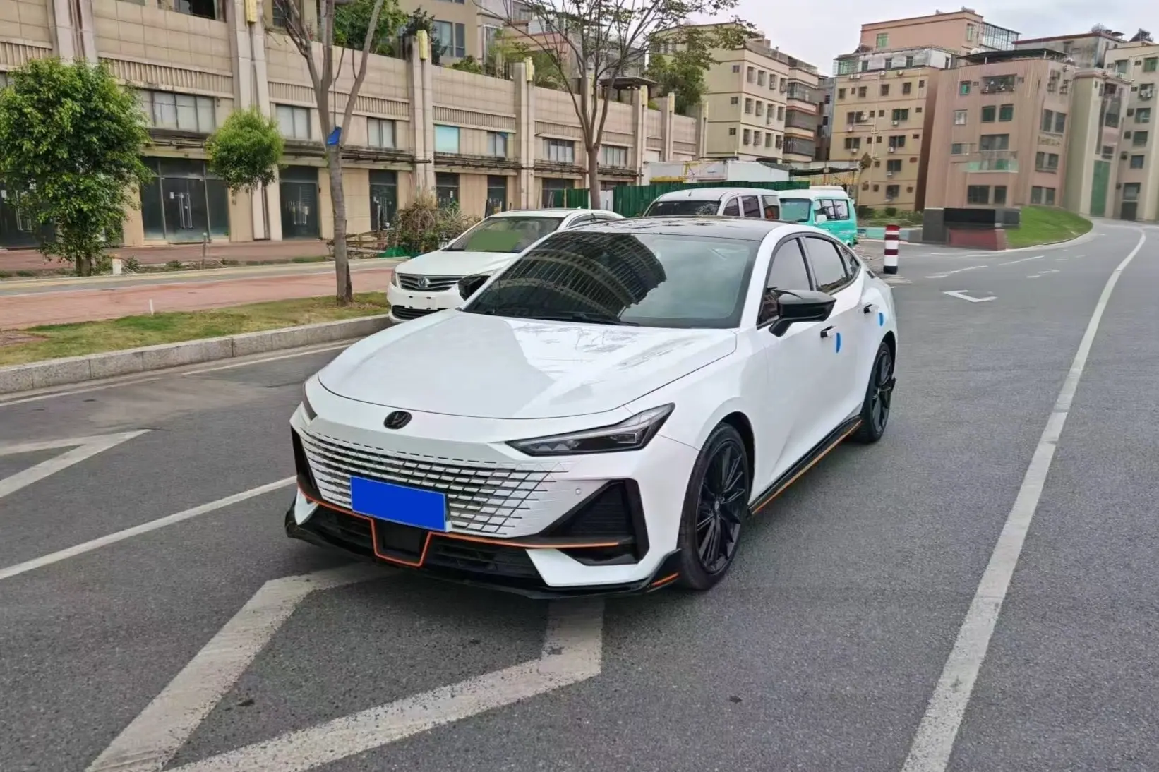 Changan UNI-V  из Китая