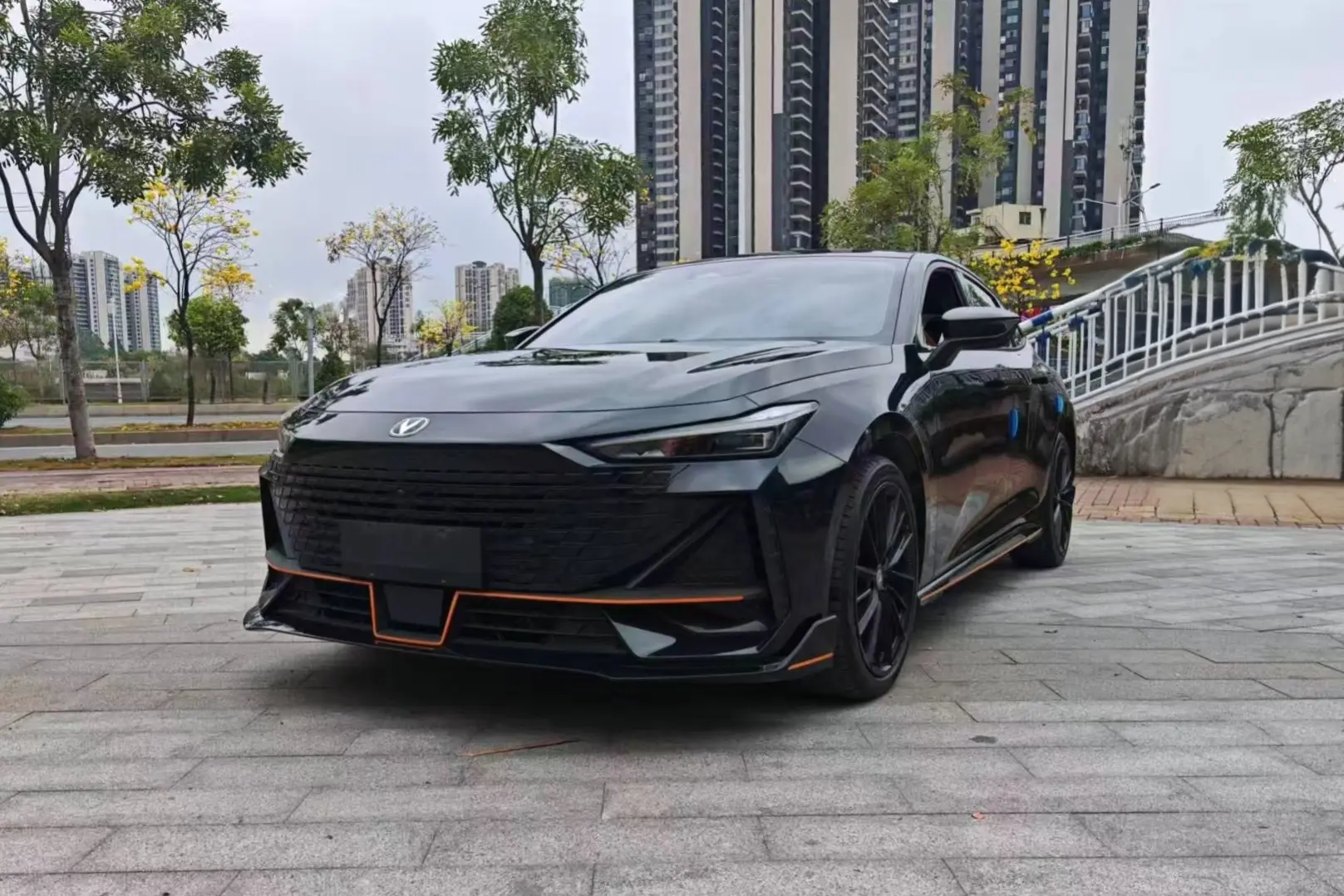 Changan UNI-V  из Китая