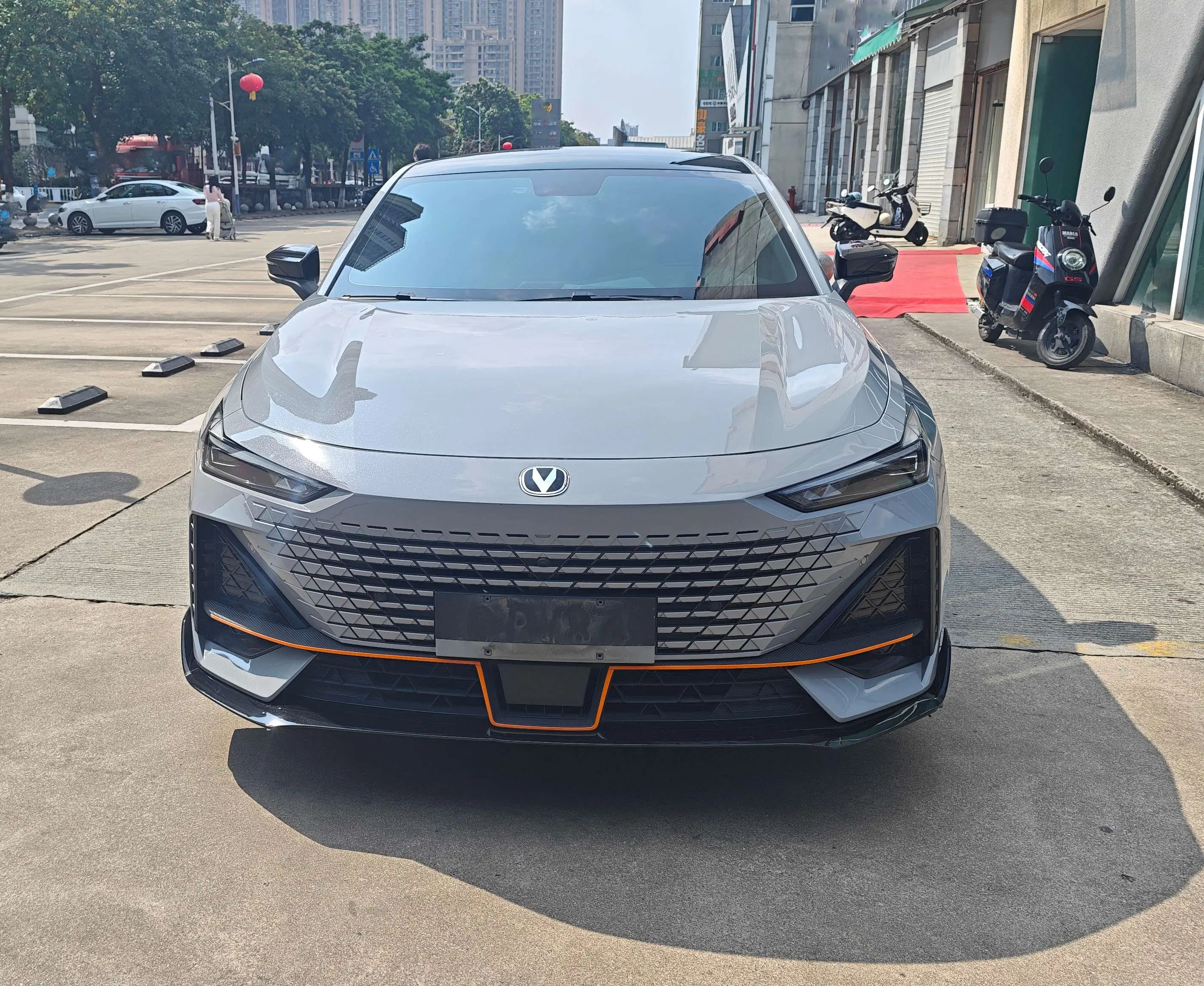 Changan UNI-V  из Китая