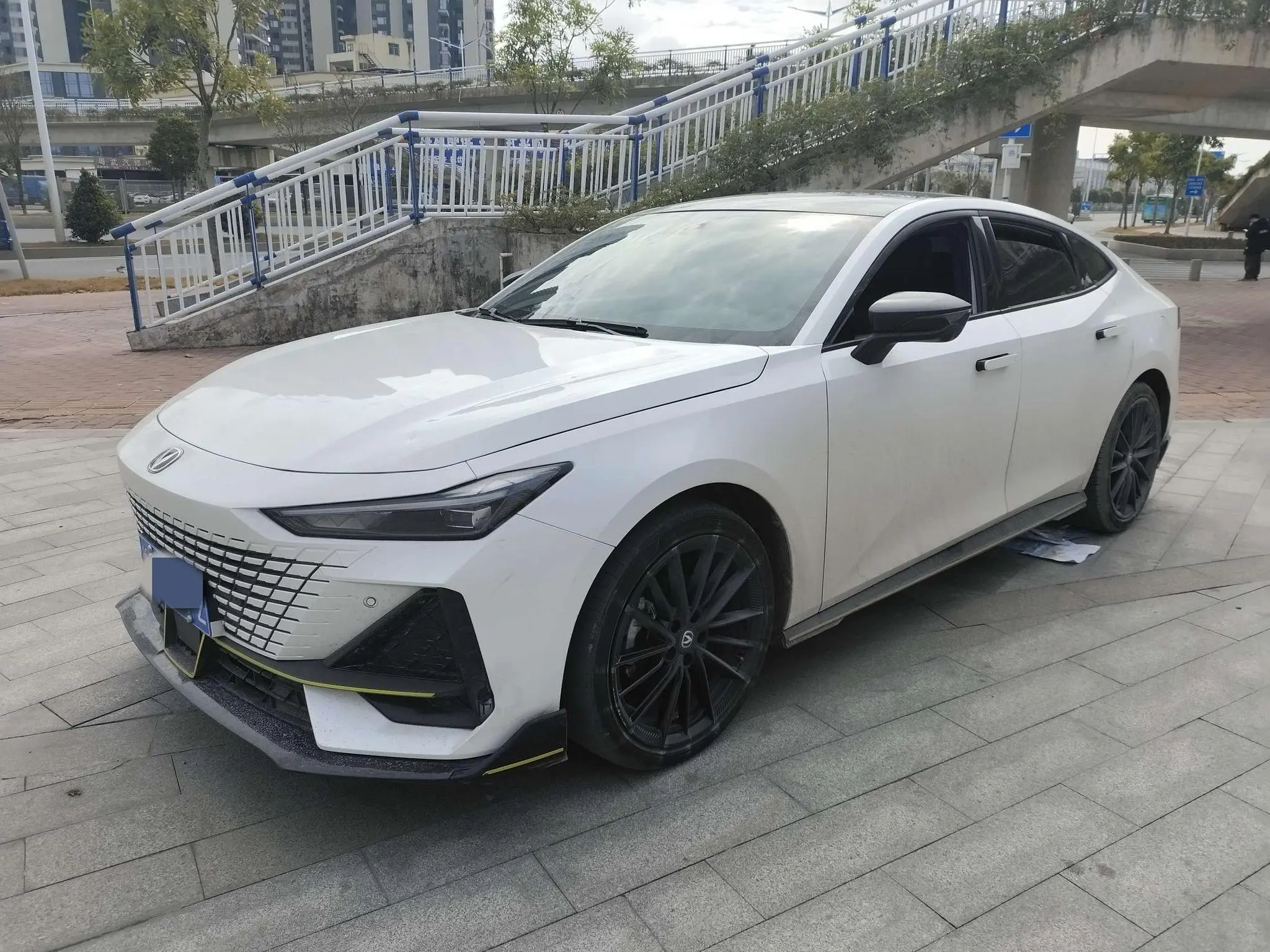 Changan UNI-V  из Китая