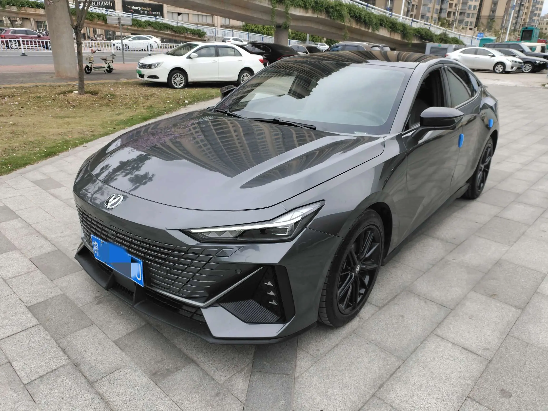 Changan UNI-V  из Китая