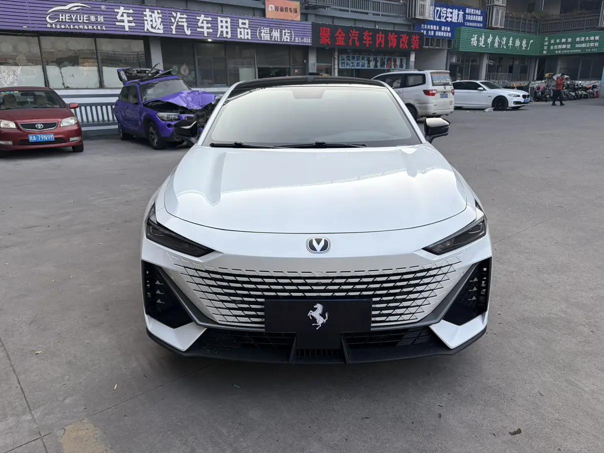 Changan UNI-V  из Китая