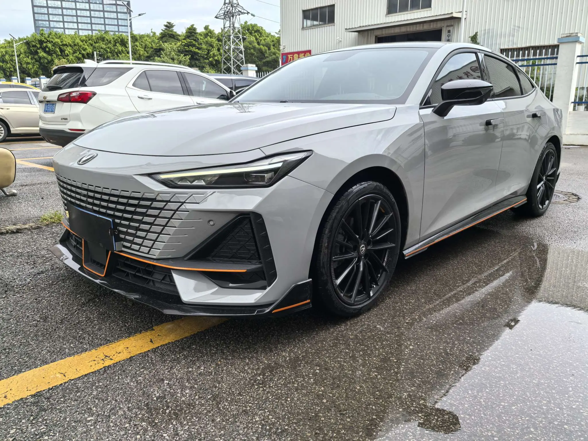 Changan UNI-V  из Китая