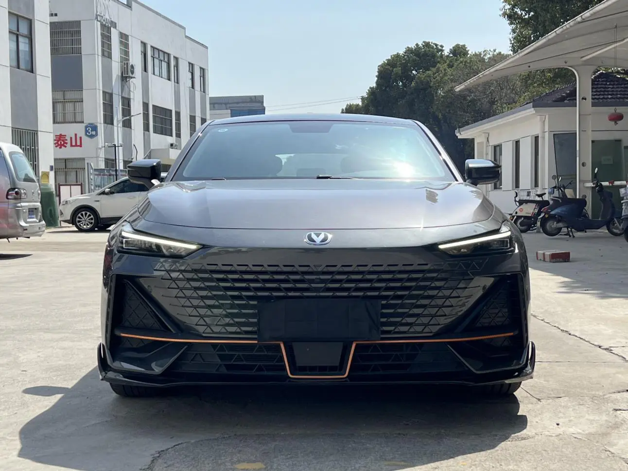 Changan UNI-V  из Китая