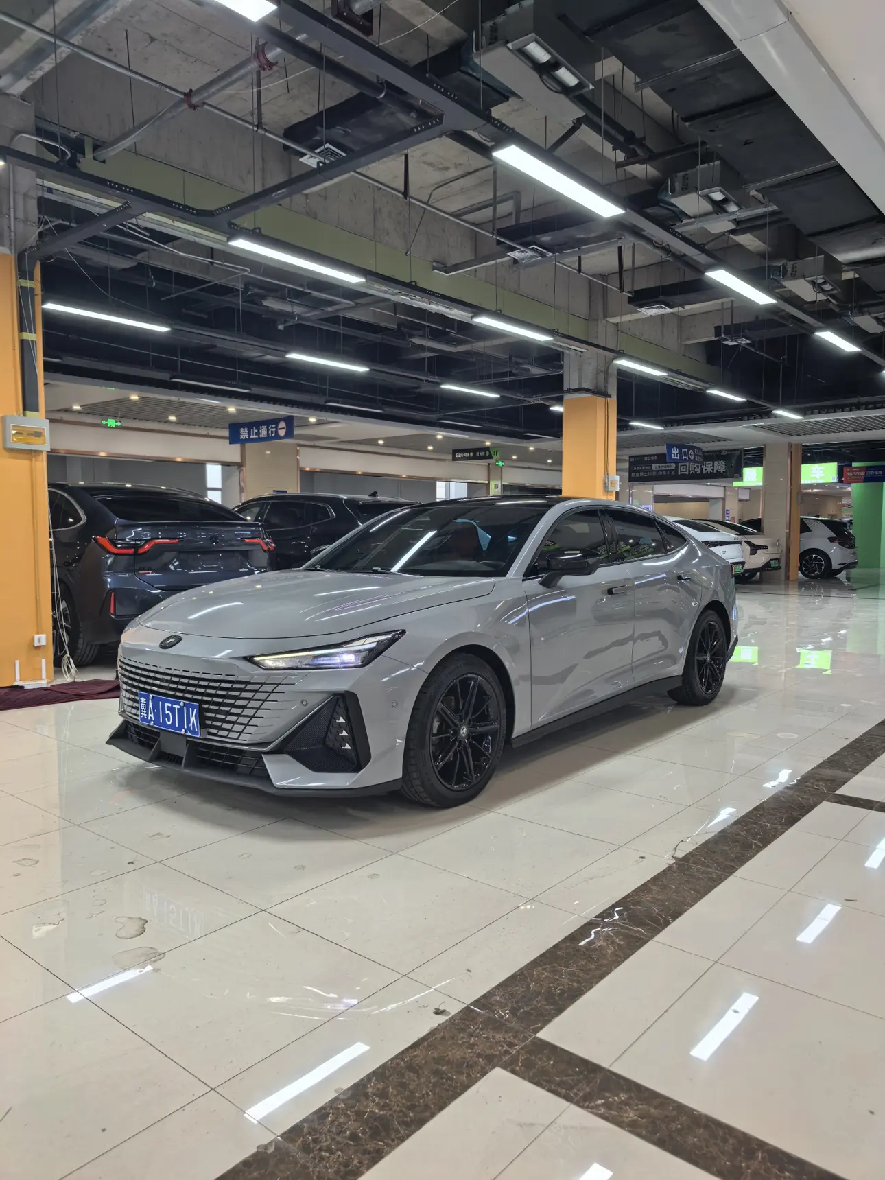 Changan UNI-V  из Китая