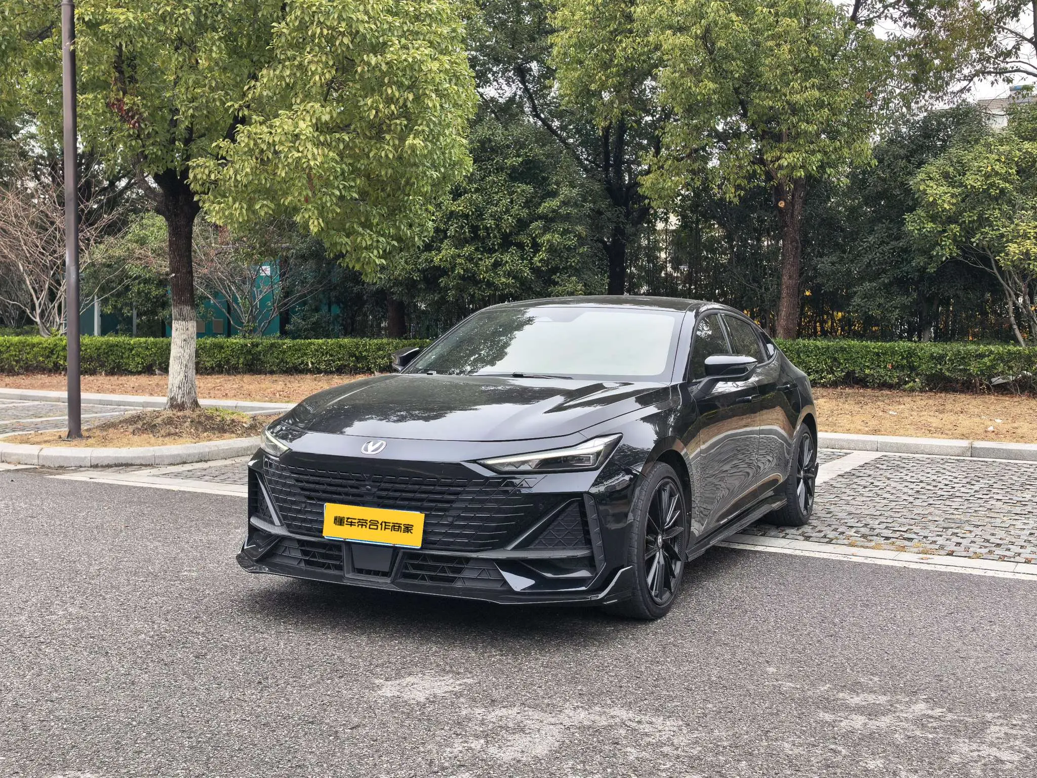 Changan UNI-V  из Китая