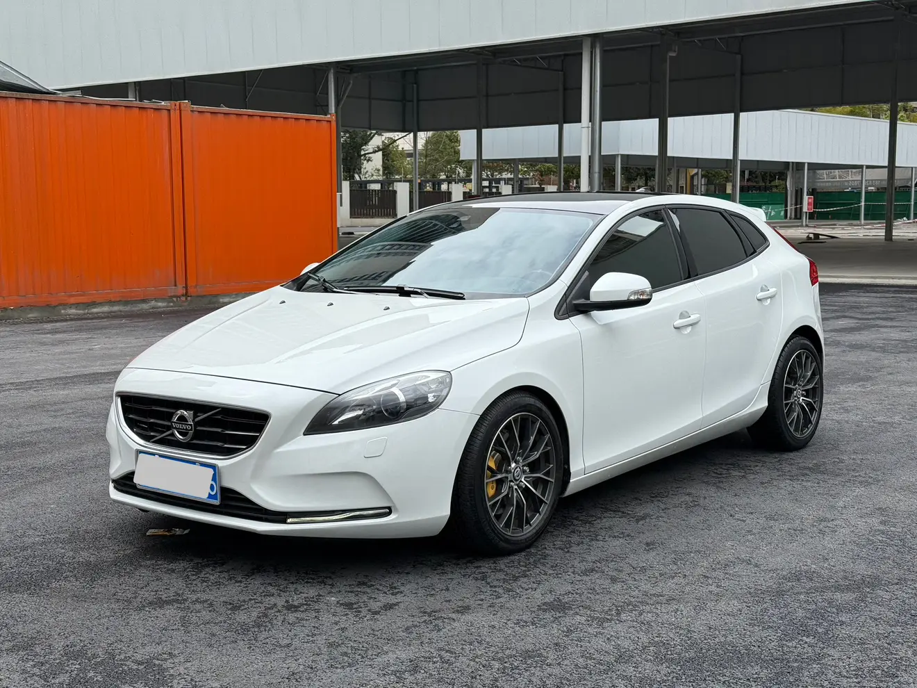 Volvo V40  из Китая