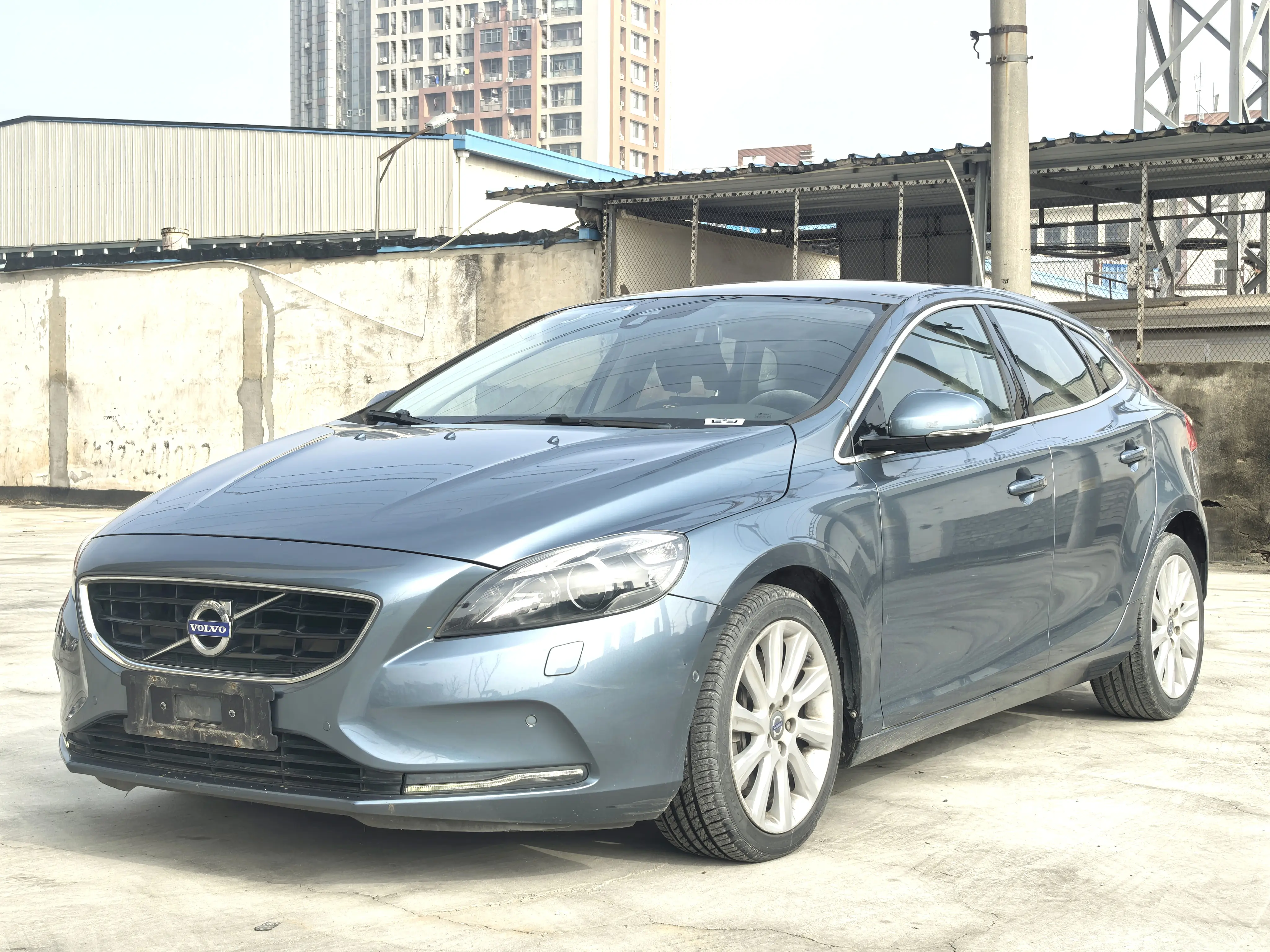 Volvo V40  из Китая
