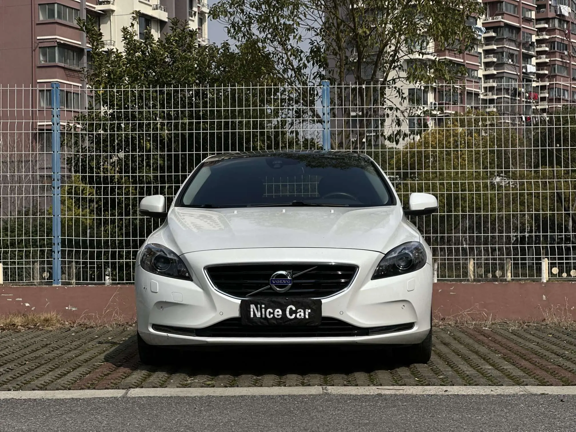 Volvo V40  из Китая