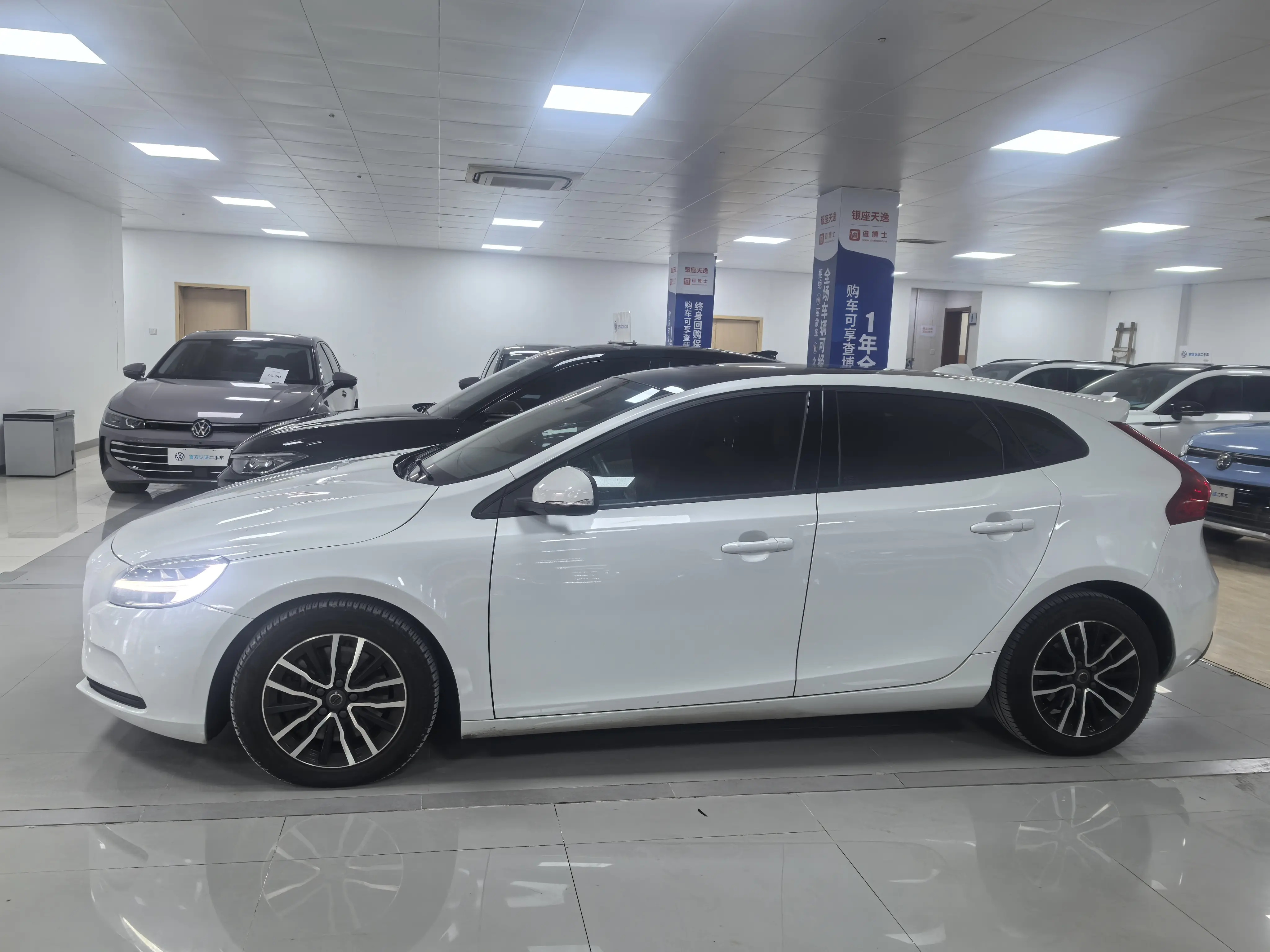 Volvo V40  из Китая