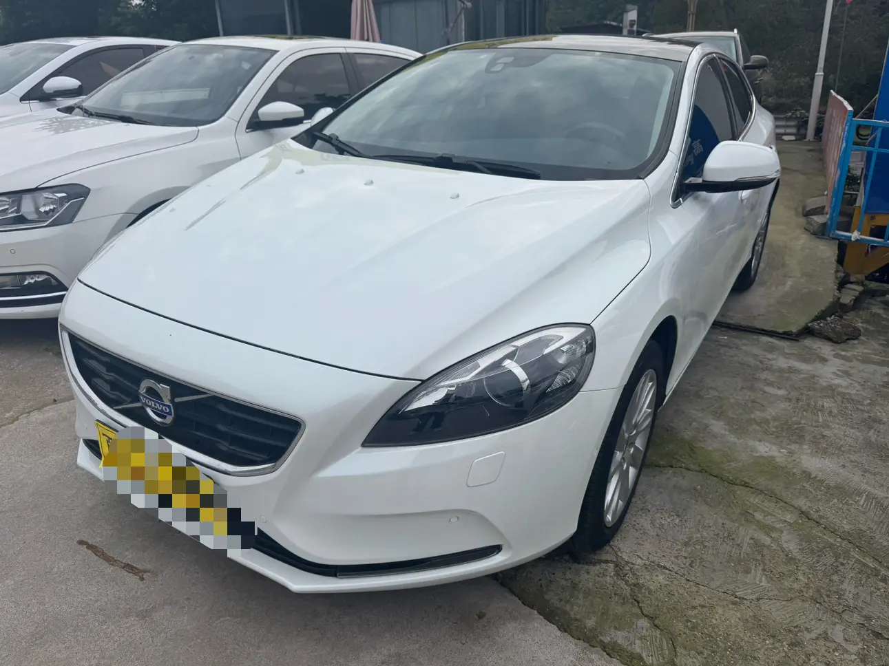 Volvo V40  из Китая