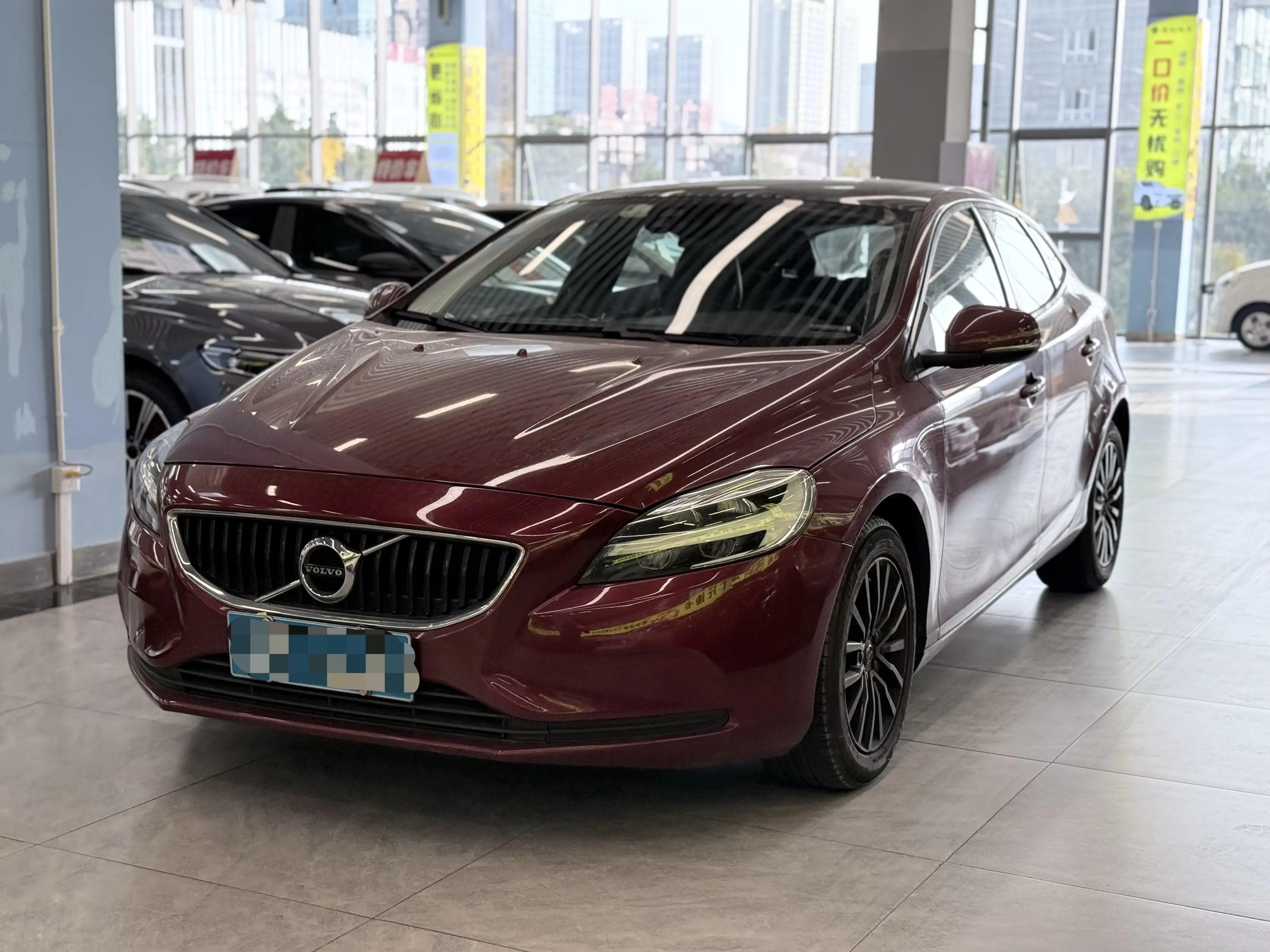 Volvo V40  из Китая
