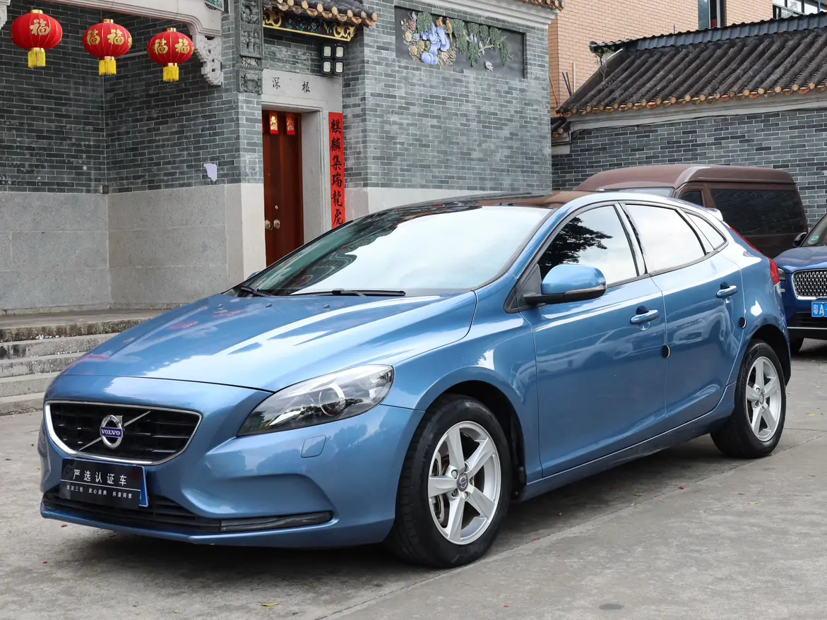 Volvo V40  из Китая