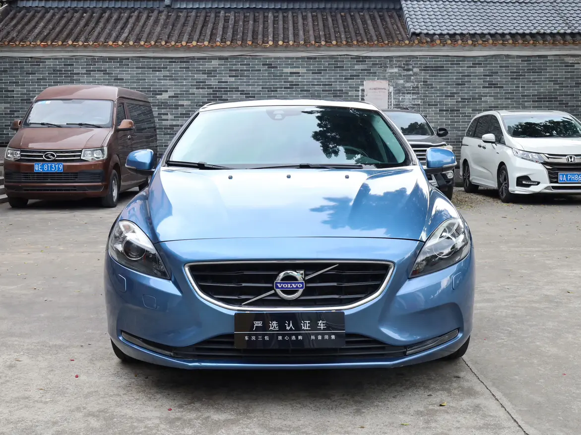 Volvo V40  из Китая