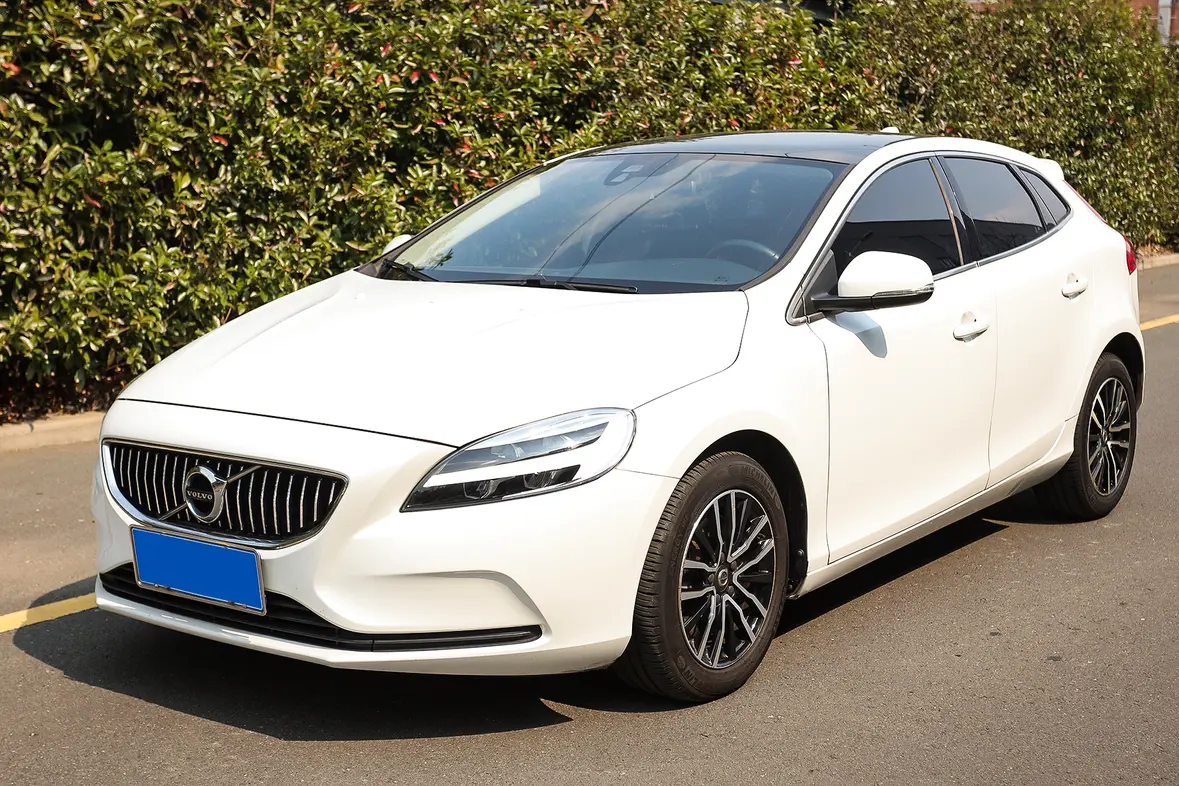 Volvo V40  из Китая