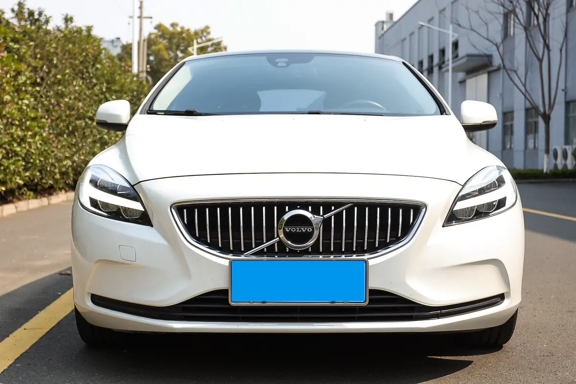 Volvo V40  из Китая