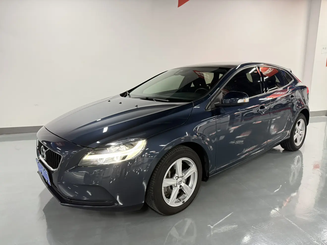 Volvo V40  из Китая