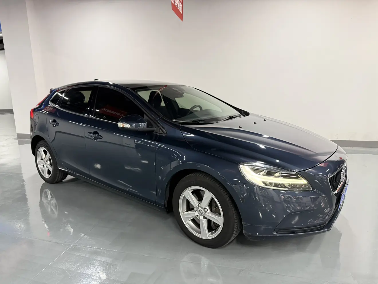 Volvo V40  из Китая