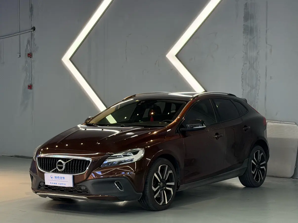 Volvo V40  из Китая
