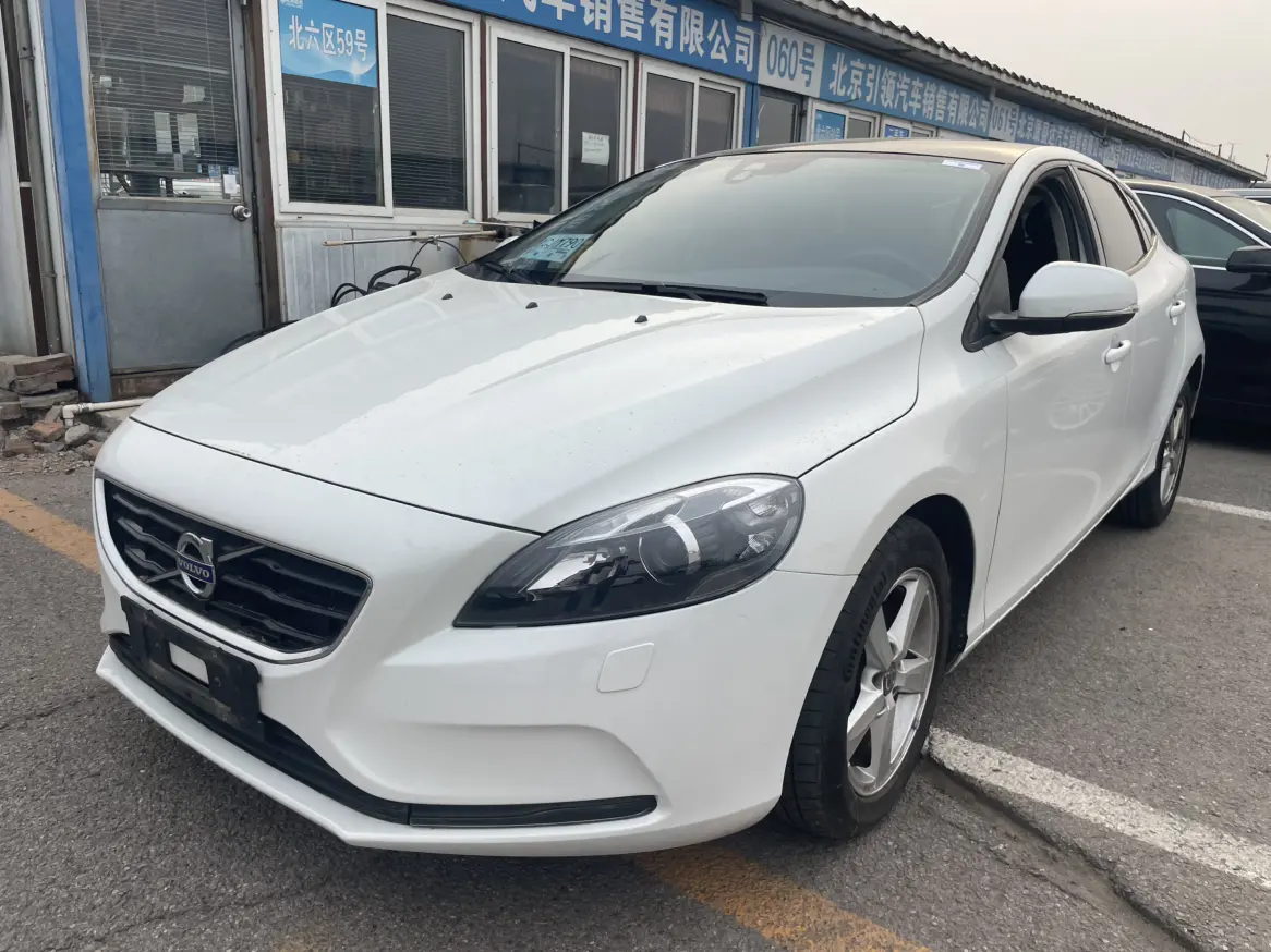 Volvo V40  из Китая