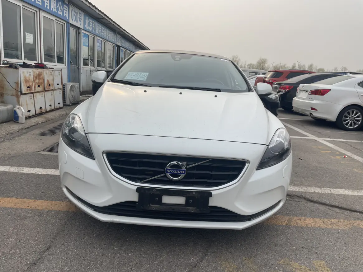 Volvo V40  из Китая