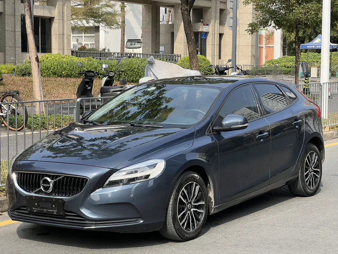 Volvo V40  из Китая