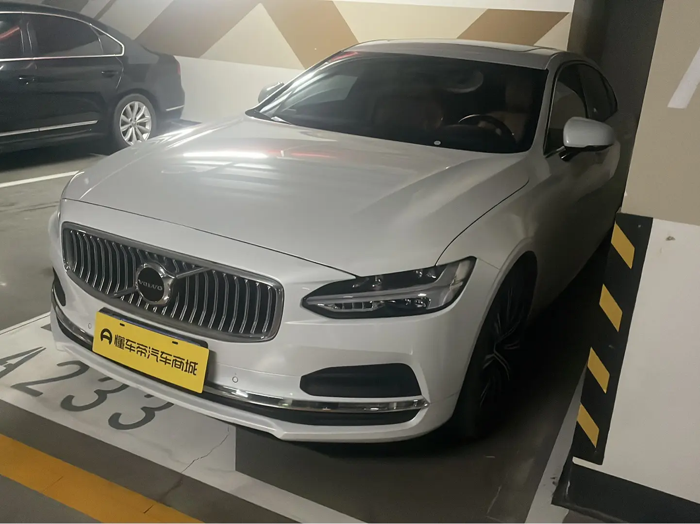 Volvo S90