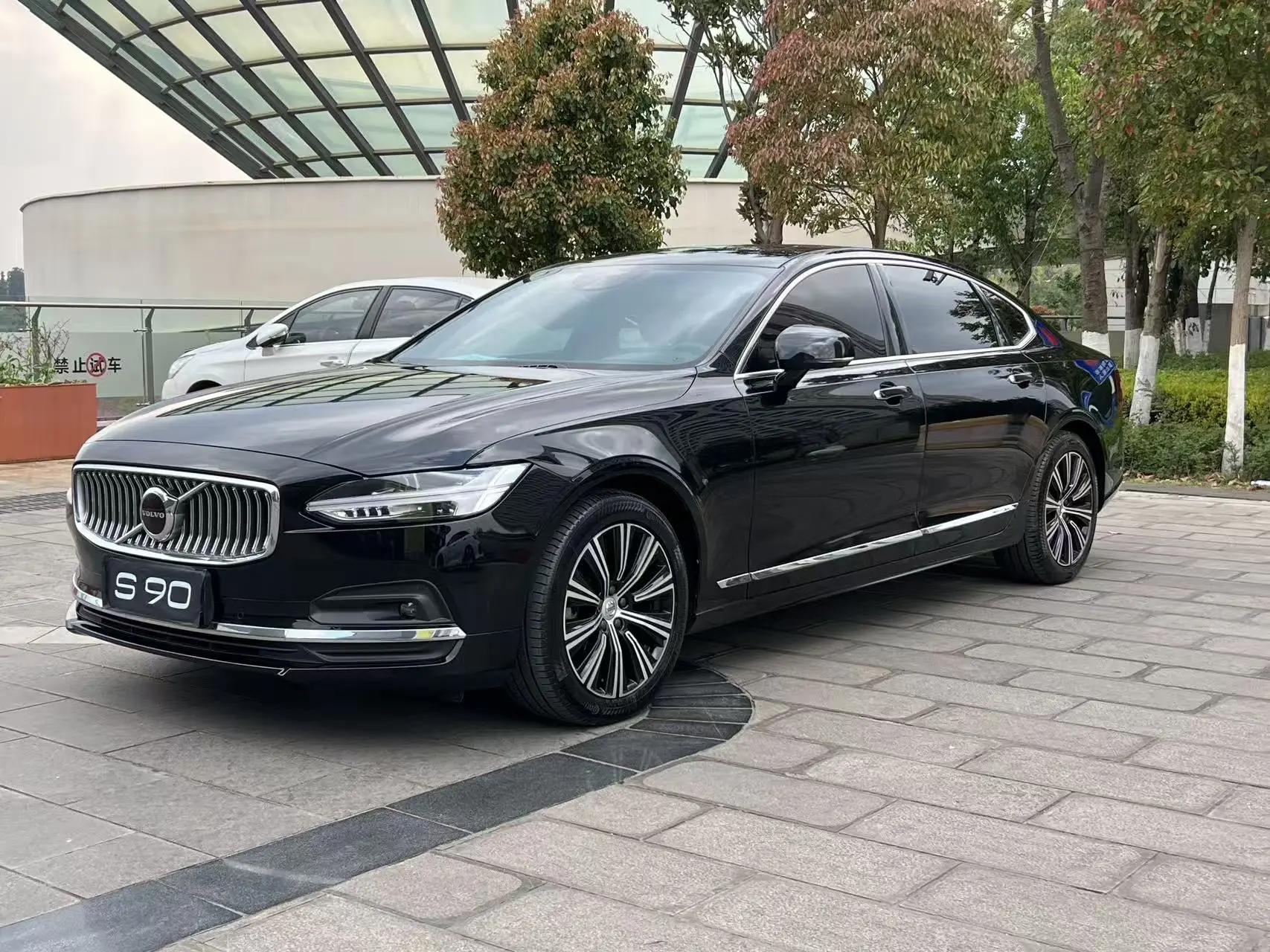 Volvo S90
