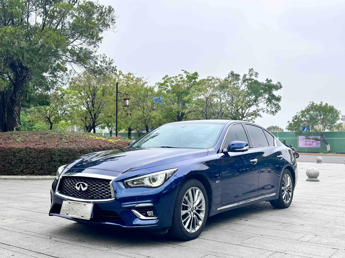 Infiniti Q50L