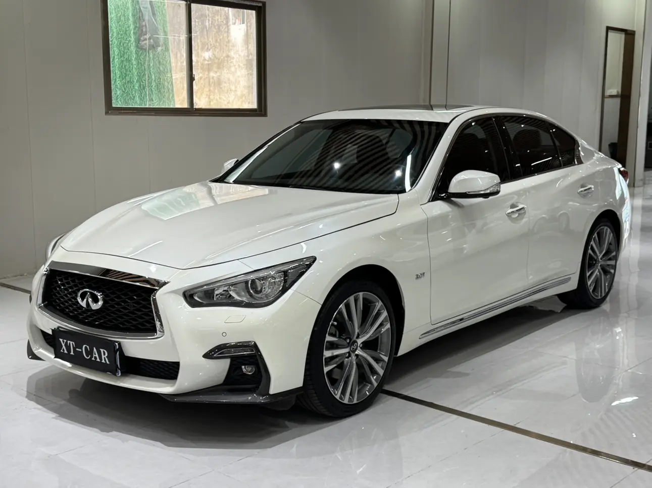 Infiniti Q50L