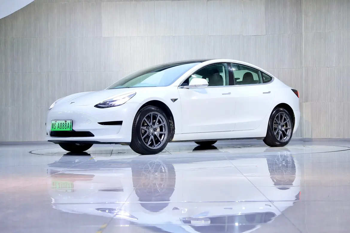 Tesla Model 3  из Китая