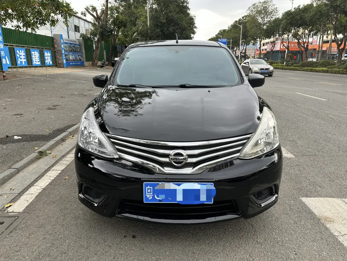 Nissan Li Wei  из Китая