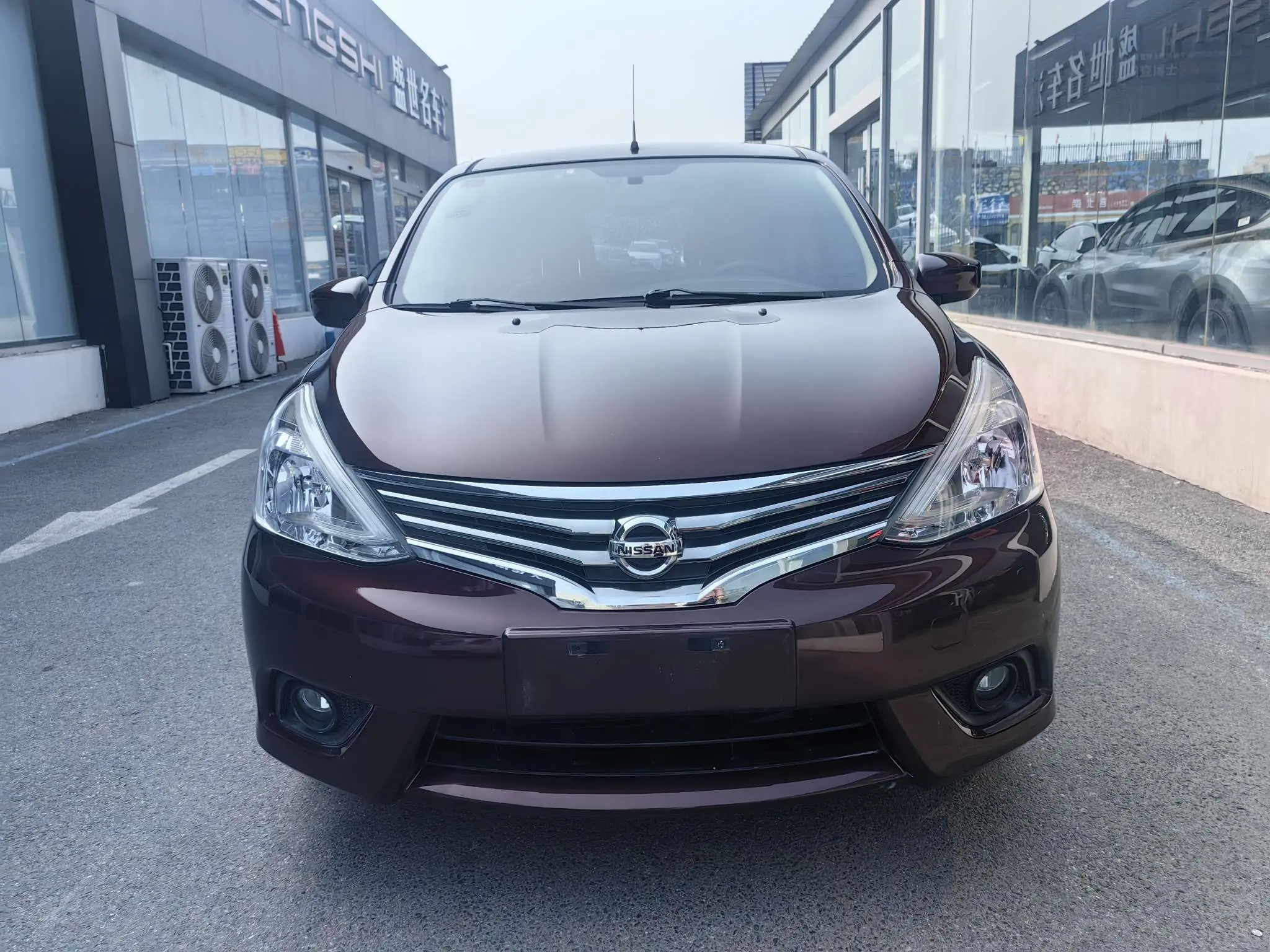 Nissan Li Wei  из Китая