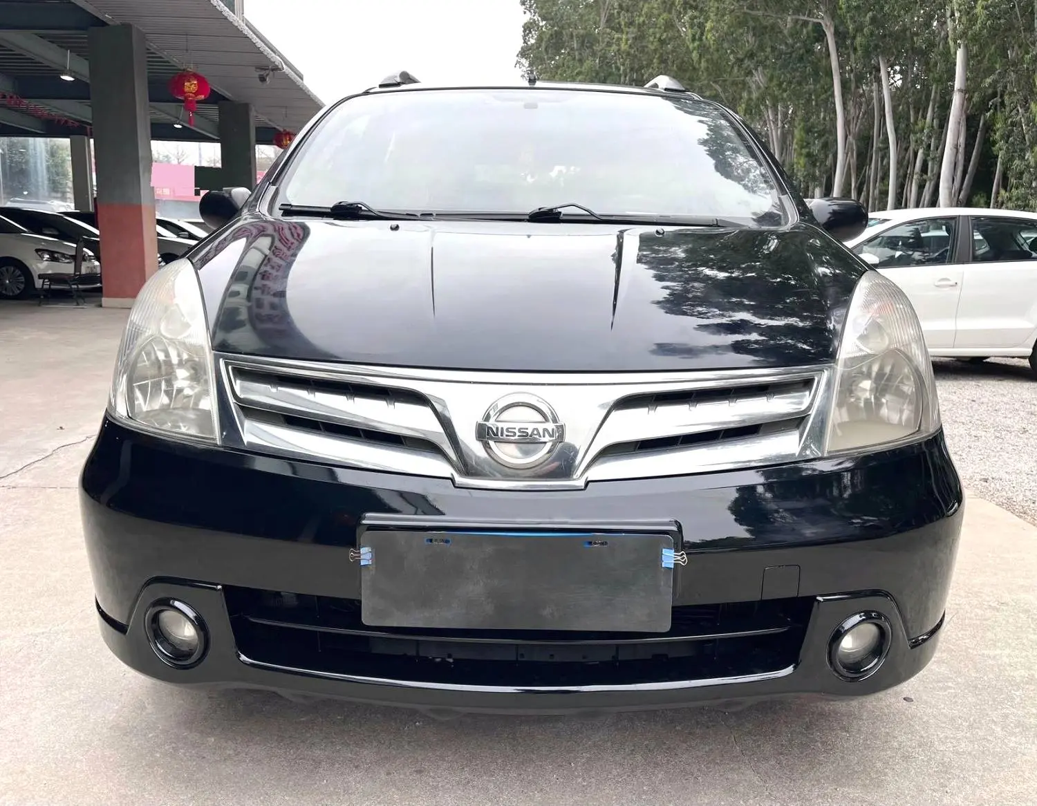 Nissan Li Wei  из Китая