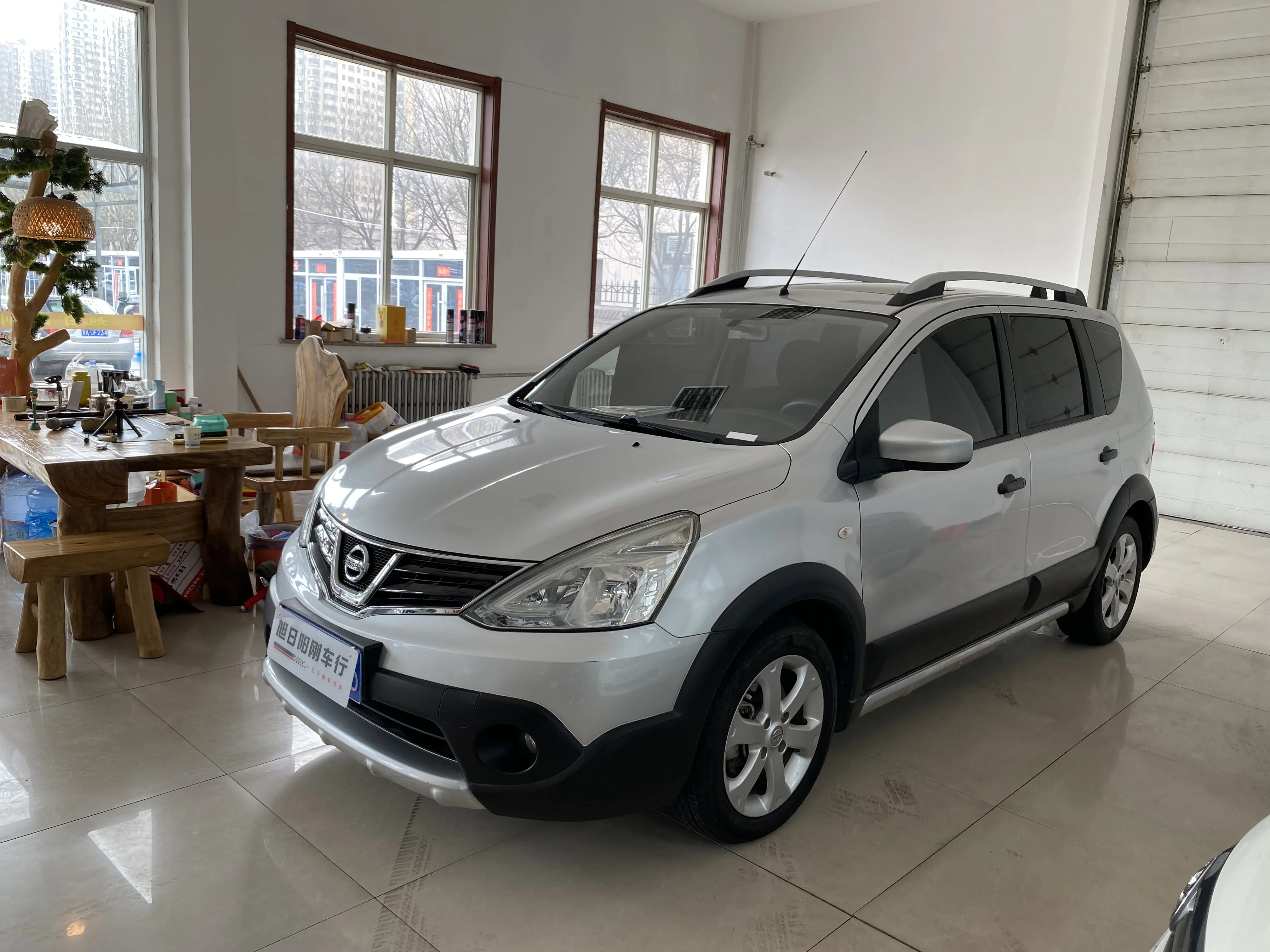 Nissan Li Wei  из Китая